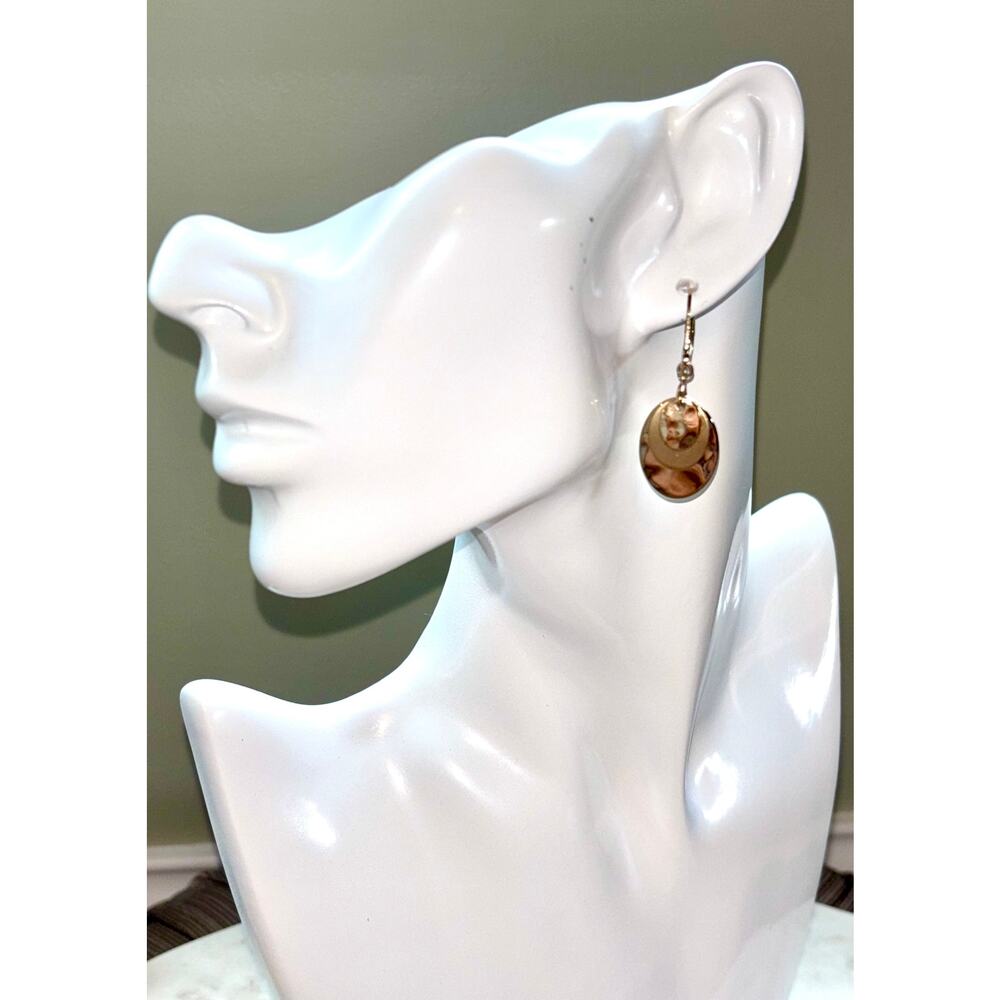 Elegant Hammered Gold Plated Oval Dangle Earrings - Picture 6 of 6